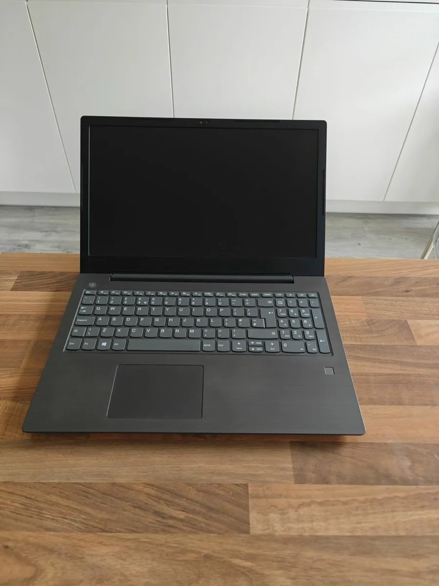 Lenovo V330 | i5 | 8GB | 256GB | 15.6" FHD | DVD | - Image 2