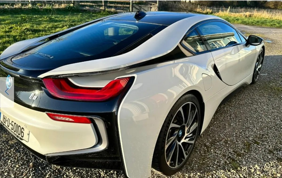 BMW i8 2016 Automatic Petrol Plugin hybrid - Image 3