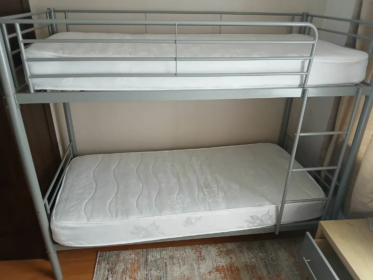 Bunk bed