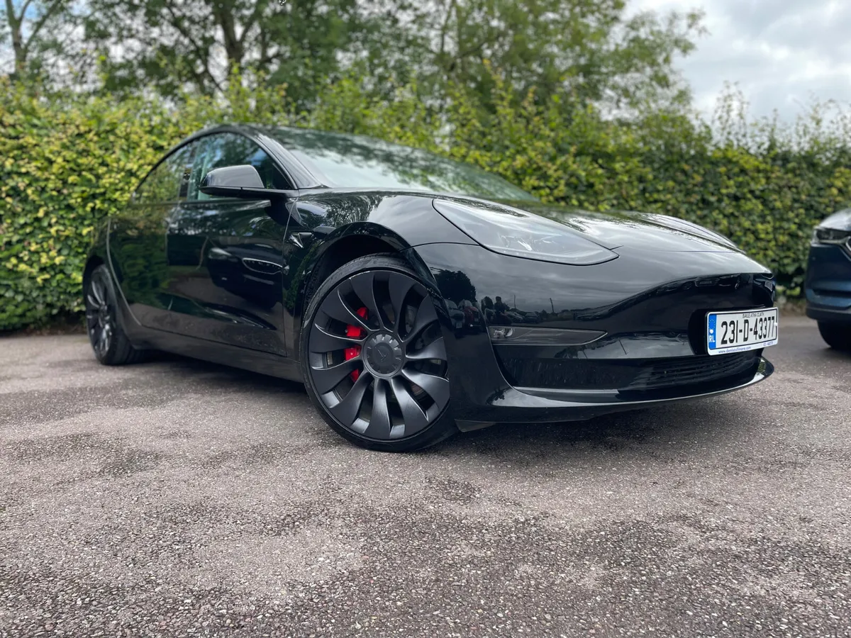 Tesla Model 3 2023 - Image 4