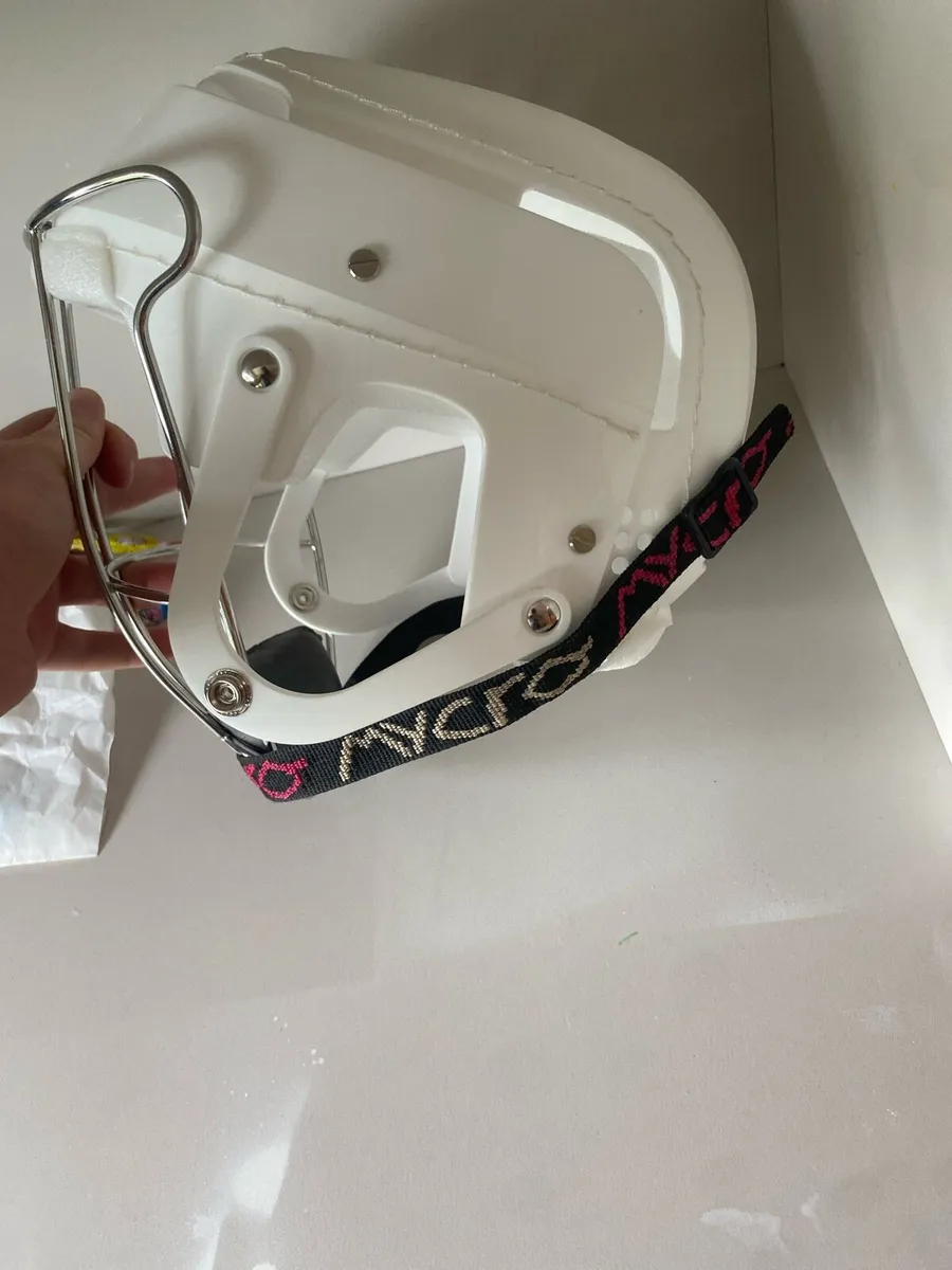 Gola helmet - Image 2