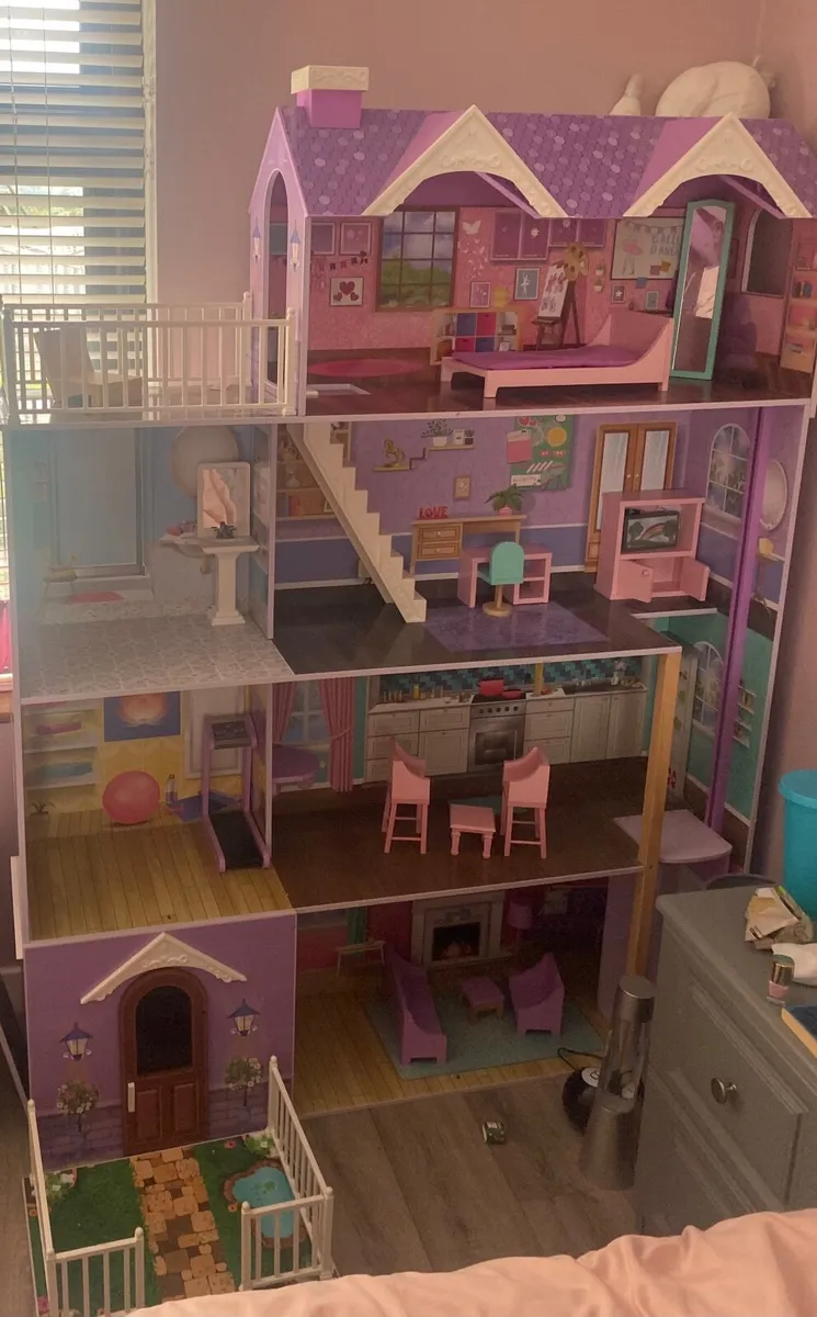 Doll house