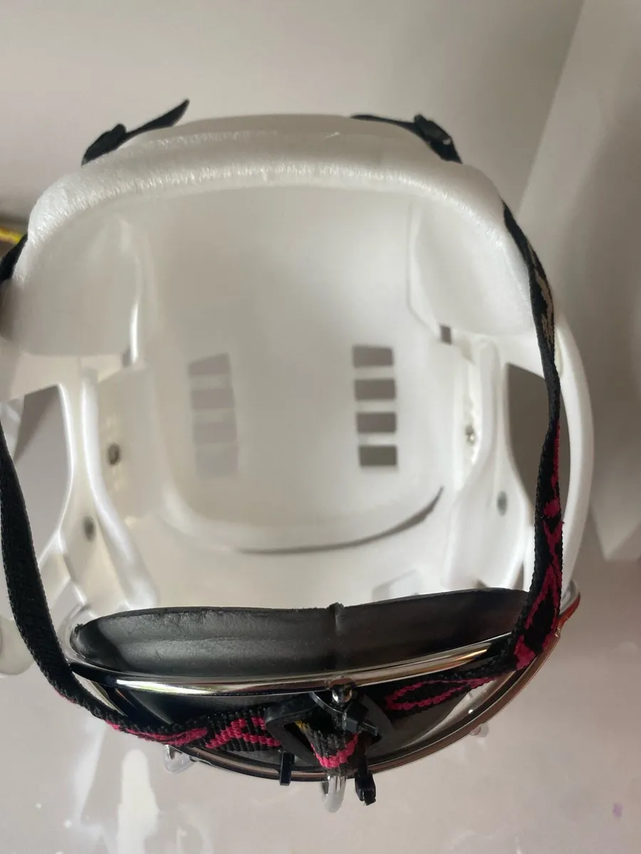 Gola helmet - Image 3