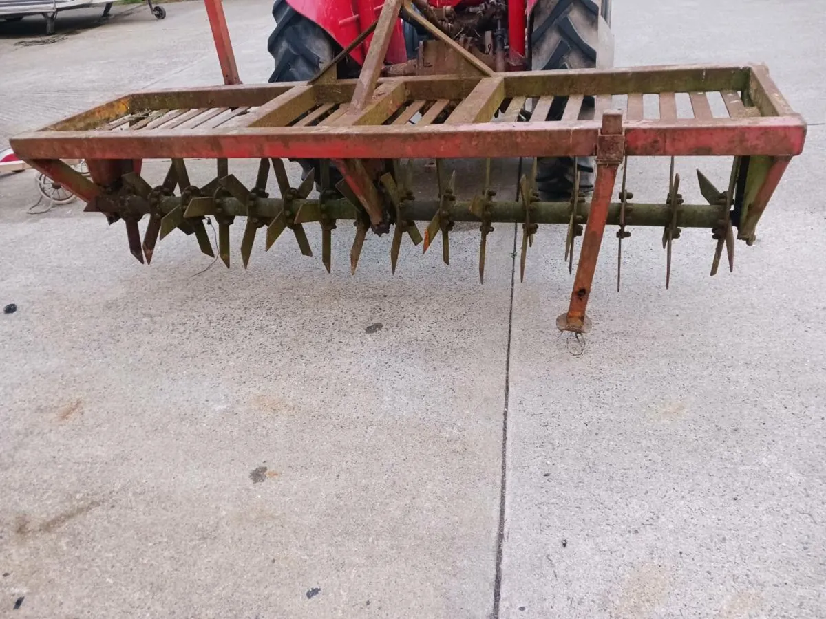 Aerator and tipping trailer - Image 4
