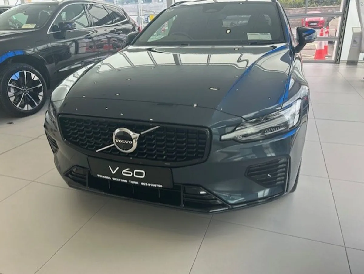 Volvo V60 252 V60 Plus Denim Blue - Image 3