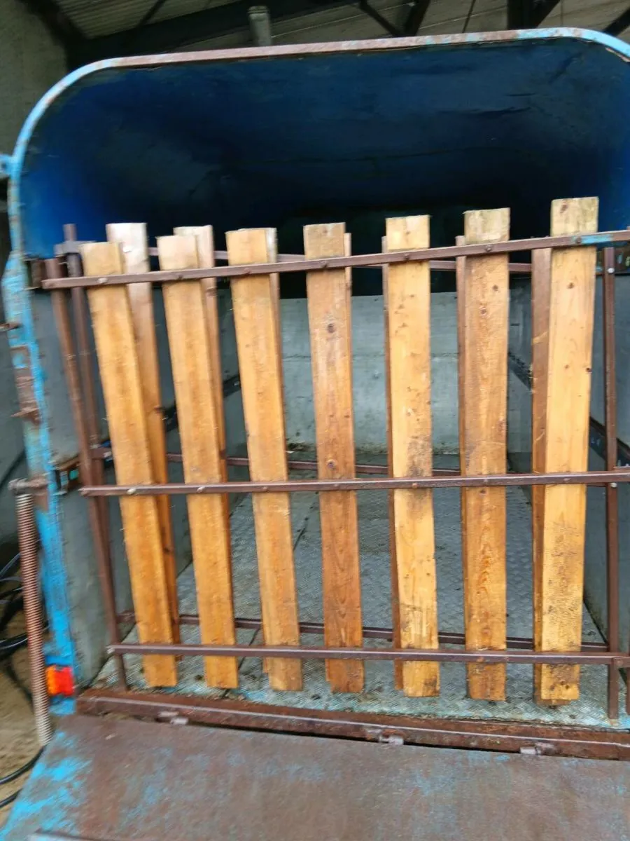 Cattle trailer - Image 1
