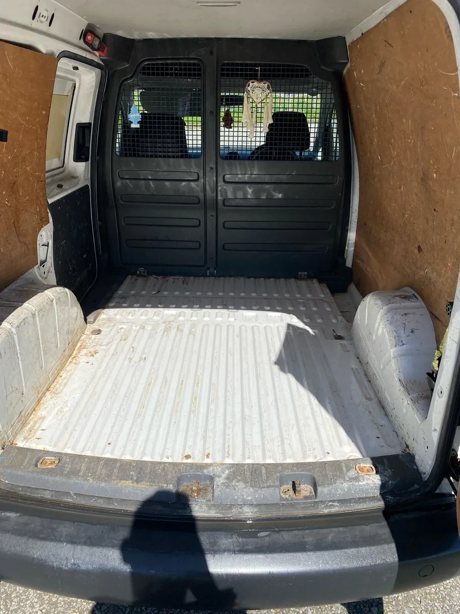 Volkswagen caddy - Image 4