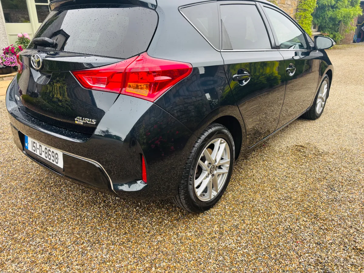 2015 Toyota Auris 1.3 petrol 5dr SOL model - Image 4