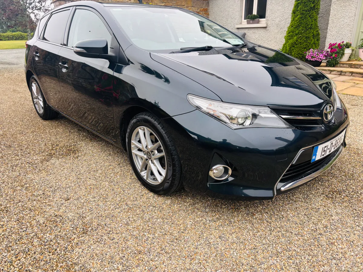 2015 Toyota Auris 1.3 petrol 5dr SOL model - Image 3