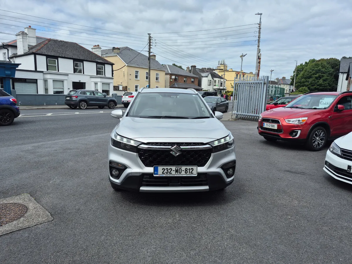 Suzuki SX4 S-Cross  Motion - Image 3
