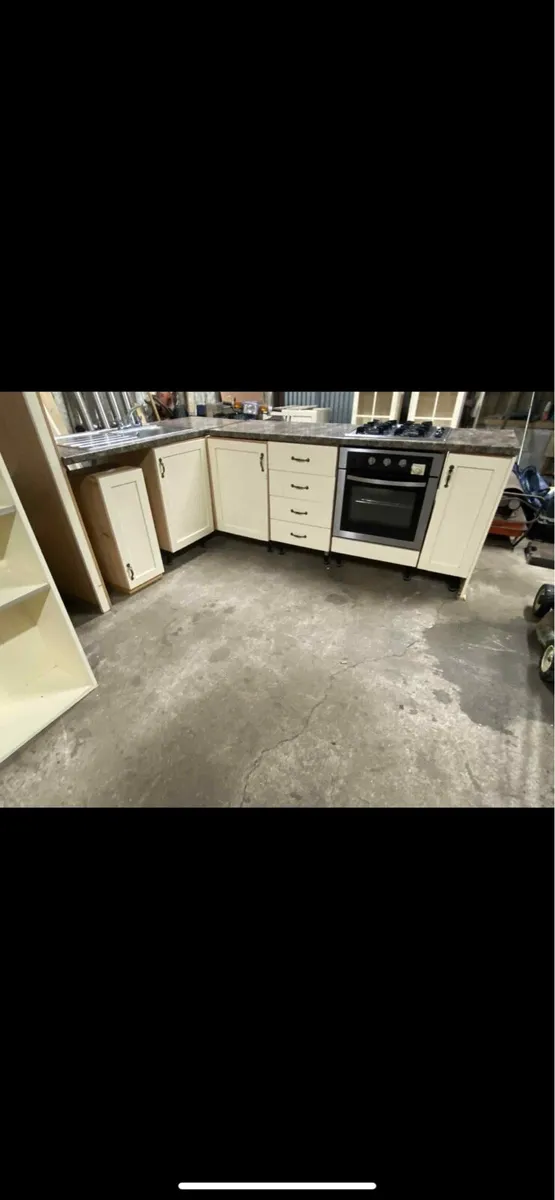 Kitchen - Image 3