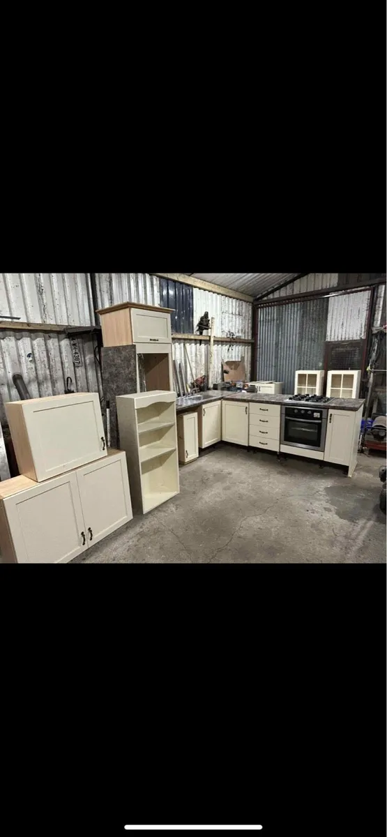 Kitchen - Image 4