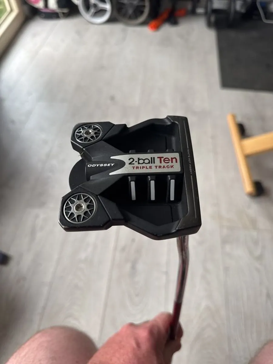 Odyssey 2 Ball triple track Ten putter 32" - Image 1