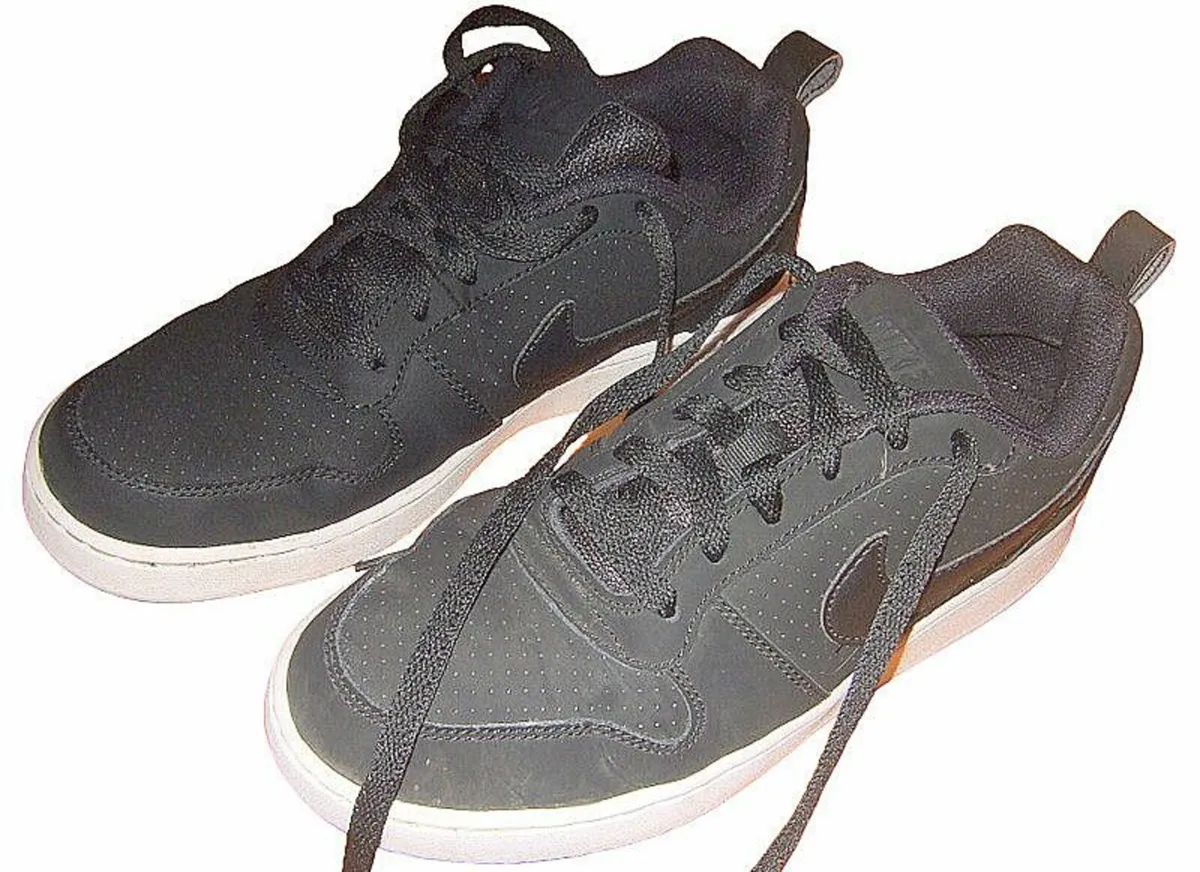Vintage NIKE Trainers-Lady/Gentleman - Image 4