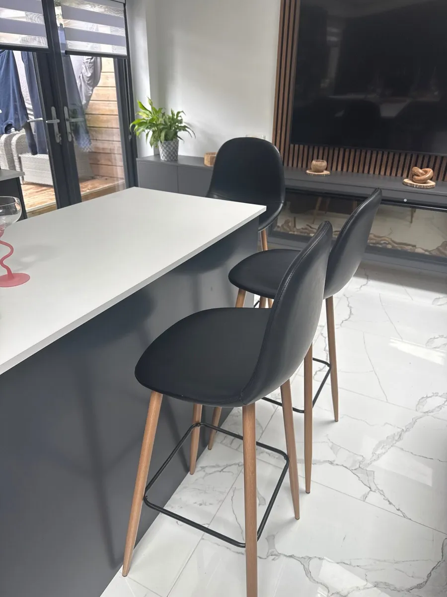 Bar stools - Image 1