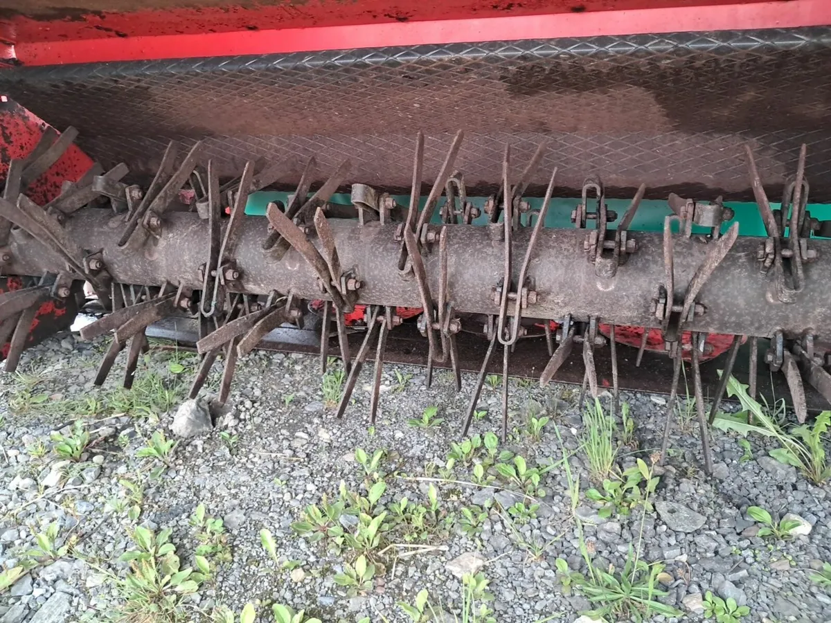 Kverneland 4328 trailed 9ft mower - Image 3
