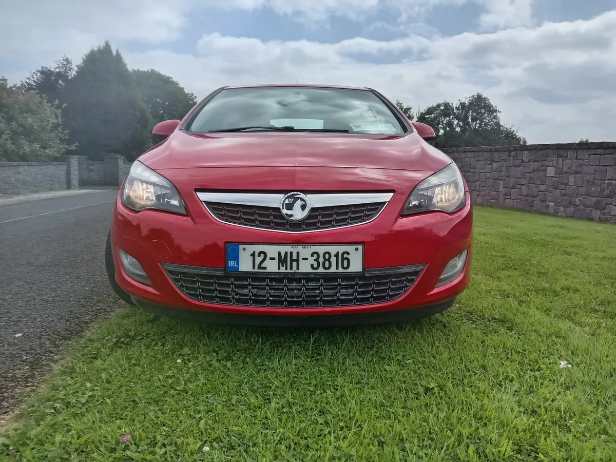 2012 Vauxhall Astra  NCT Aug/2026  cheap tax - Image 2