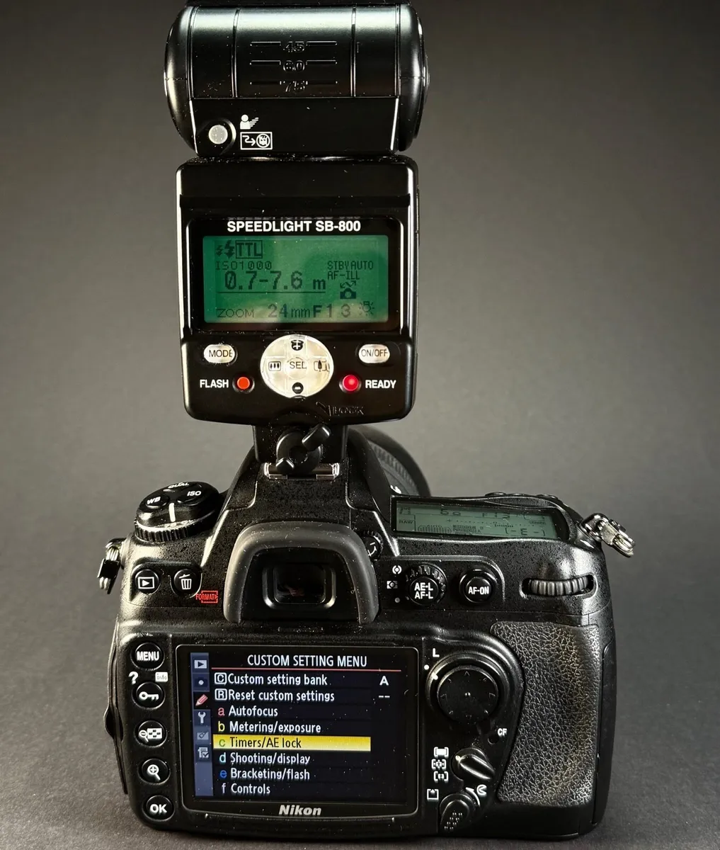 Nikon D300 kit (low shutter count) - Image 2