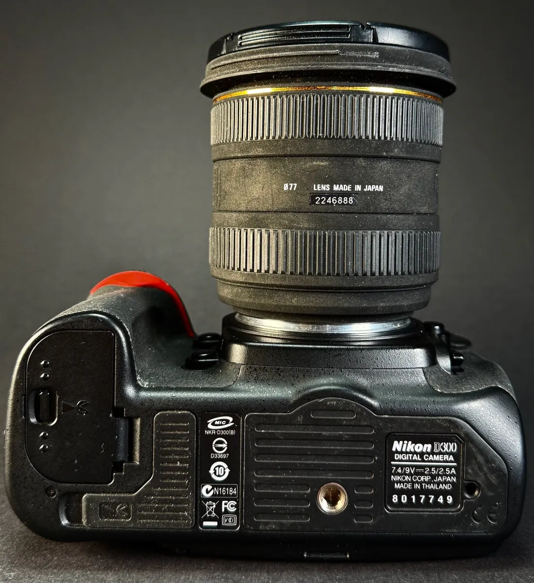 Nikon D300 kit (low shutter count) - Image 4