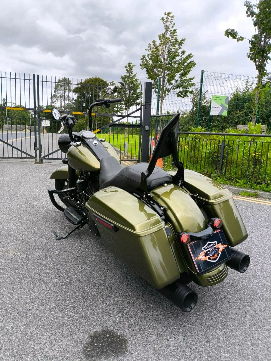 HARLEY  DAVIDSON ROAD KING 👑 - Image 2