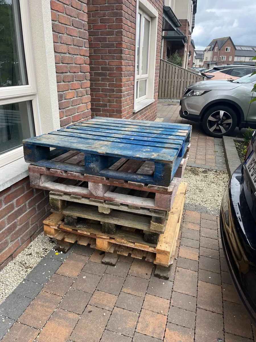Wooden palette free to go