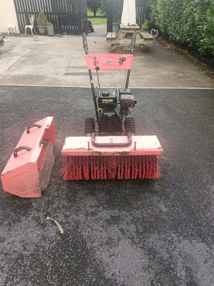 Yard sweeper - Image 2