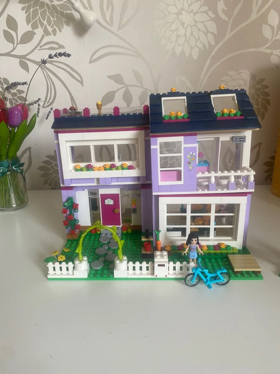 Lego Friends Emma’s House - Image 1