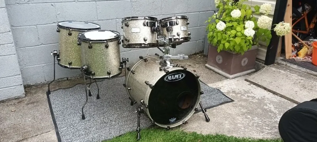 Drum kit - Image 1