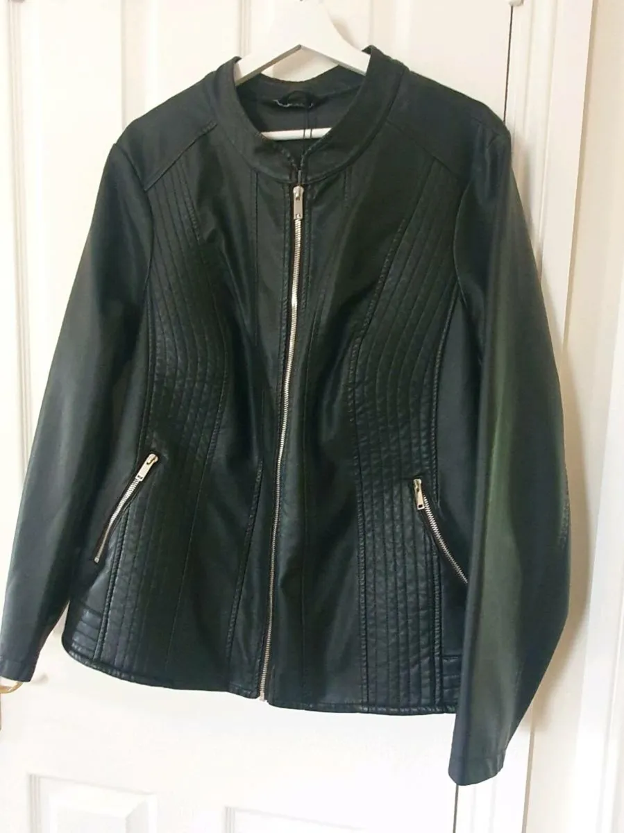 Brand New! - 'YOURS' Curve Black Collarless Faux L - Image 2