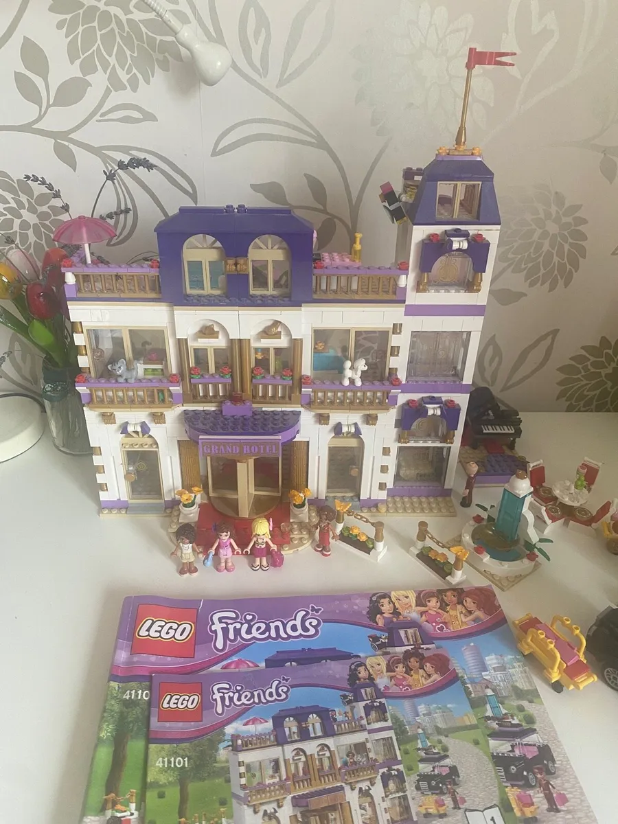 Lego Heartlake Grand Hotel - Image 2