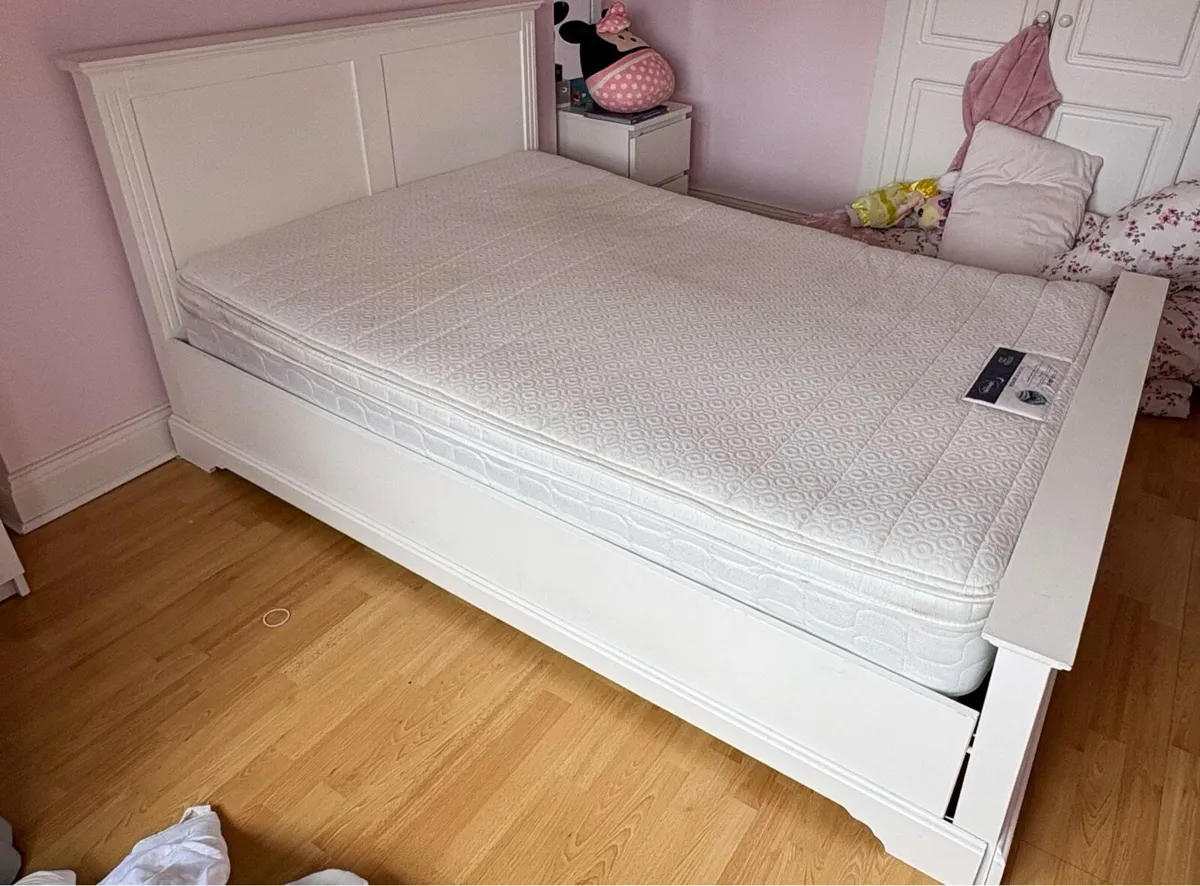 Bed & Mattress - Image 1