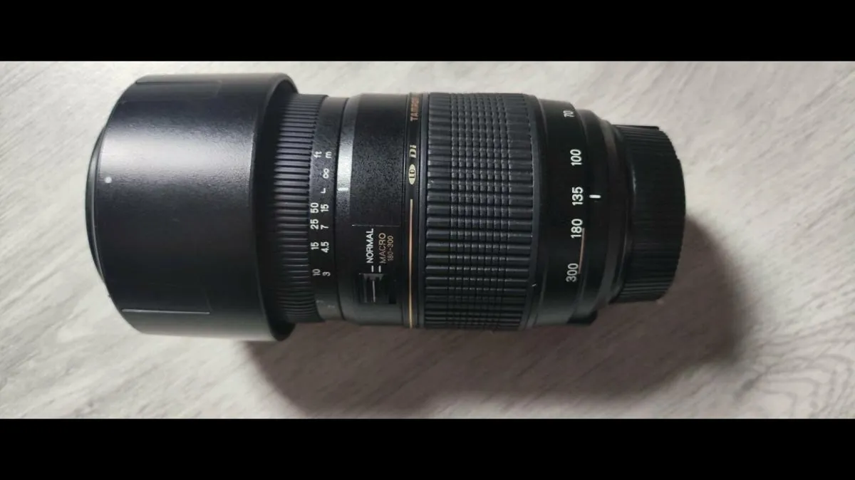 Tamron AF 70-300 Tele-Macro lens - Image 3
