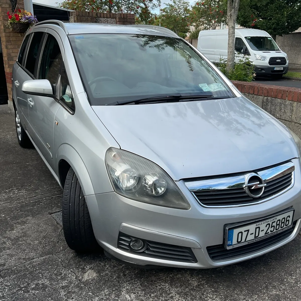 Opel Zafira 1.6 petrol very low mileage no nct - Image 1