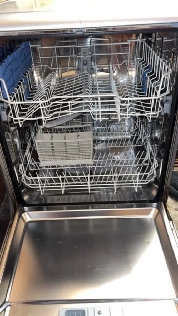 Dishwasher - Image 3
