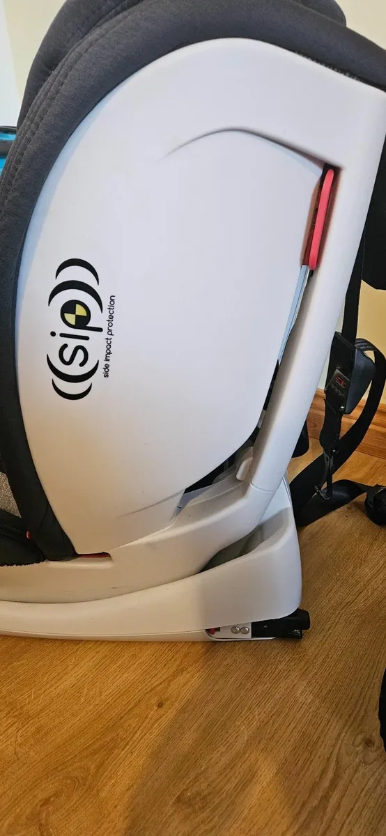 Child's Car Seat - Image 2