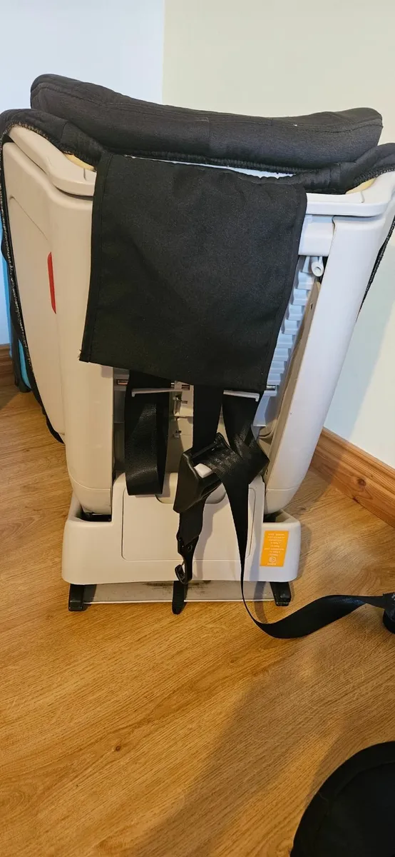 Child's Car Seat - Image 3