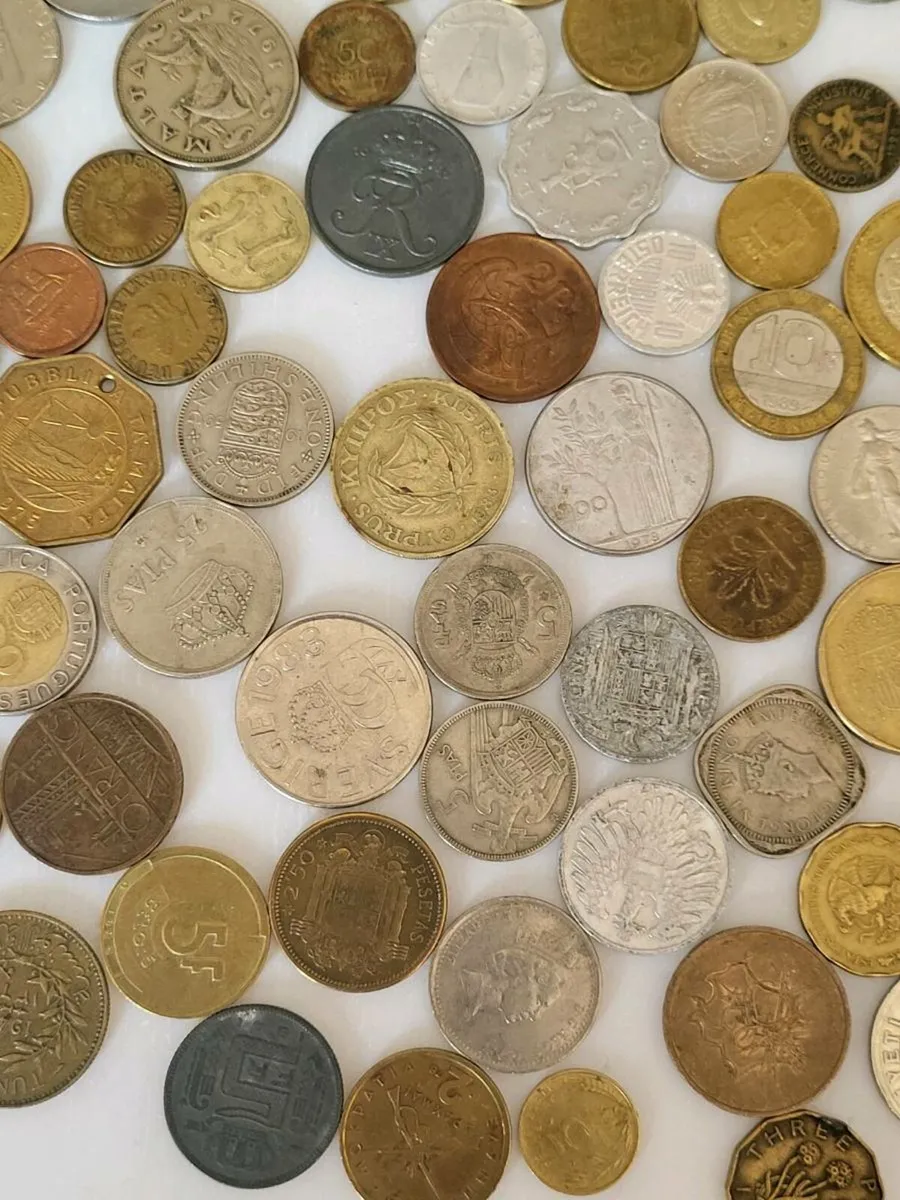 100 mixed coins - Image 1