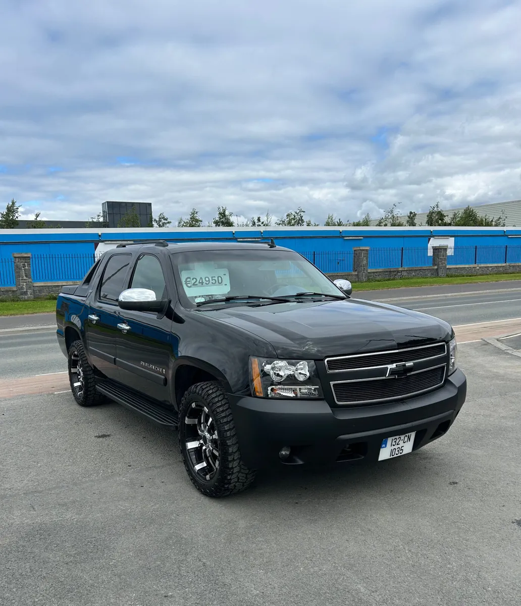 2013 CHEVY AVALANCHE PETROL 5.3 V8 Auto - Image 2