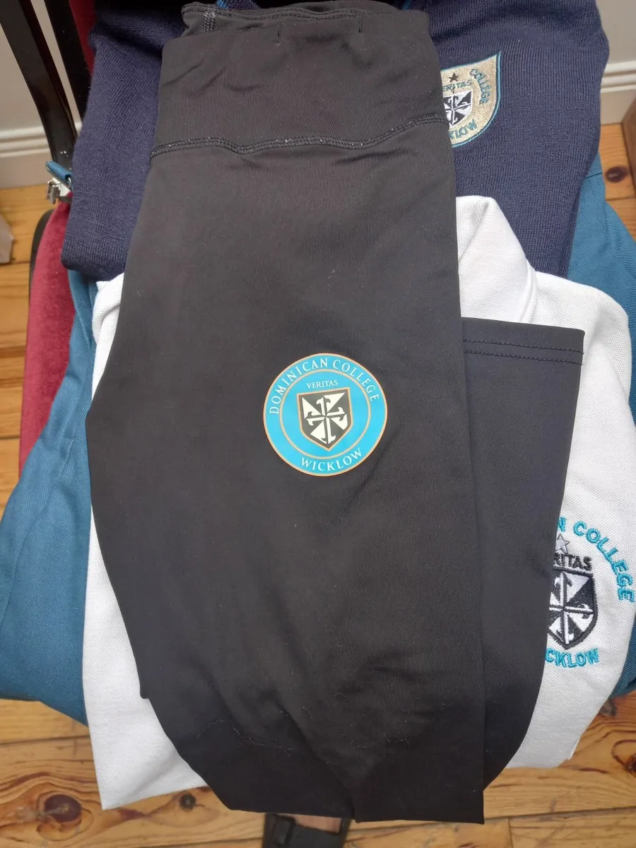 Dominican collage uniform - Image 4