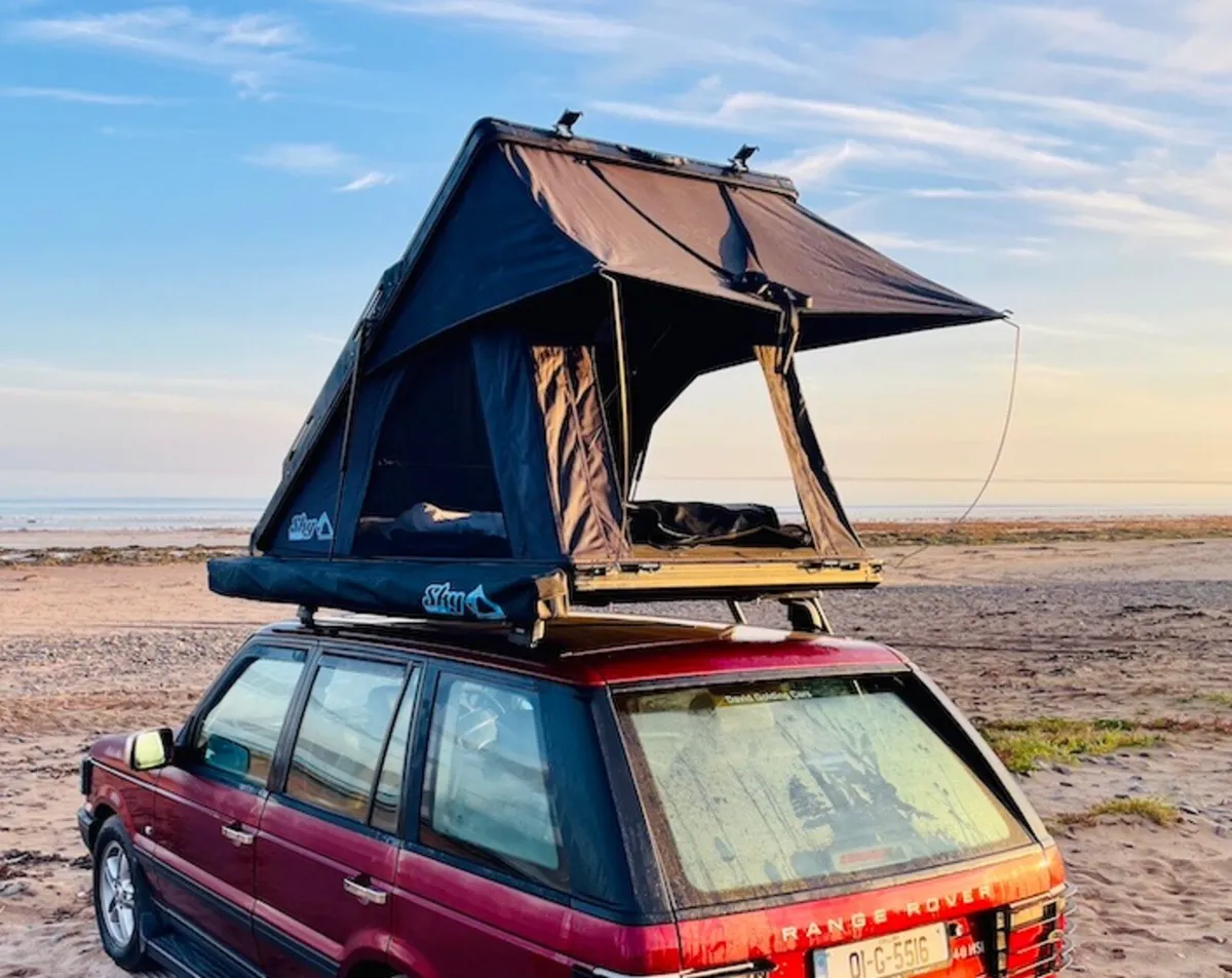 🏕️ The Adventurer Rooftop TenRooftop Tent 35% 0ff - Image 1