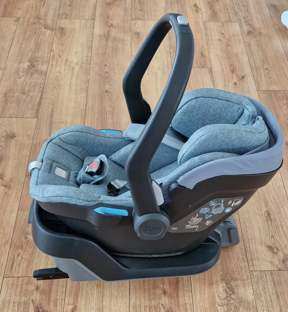 Uppababy MESA i-Size Car seat and isofix base - Image 3