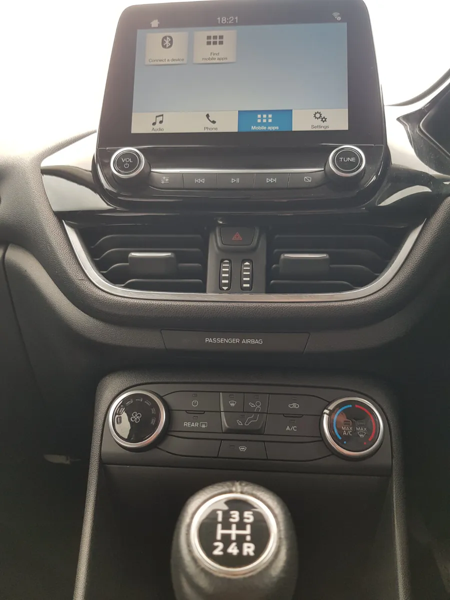 Ford Fiesta 2018 LOW MILAGE, Warranty, - Image 3