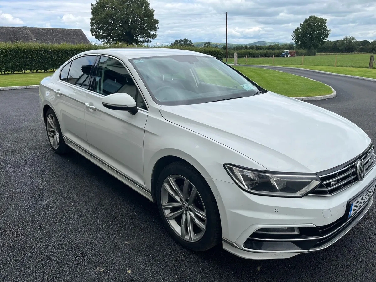 Volkswagen Passat R Line - Image 2