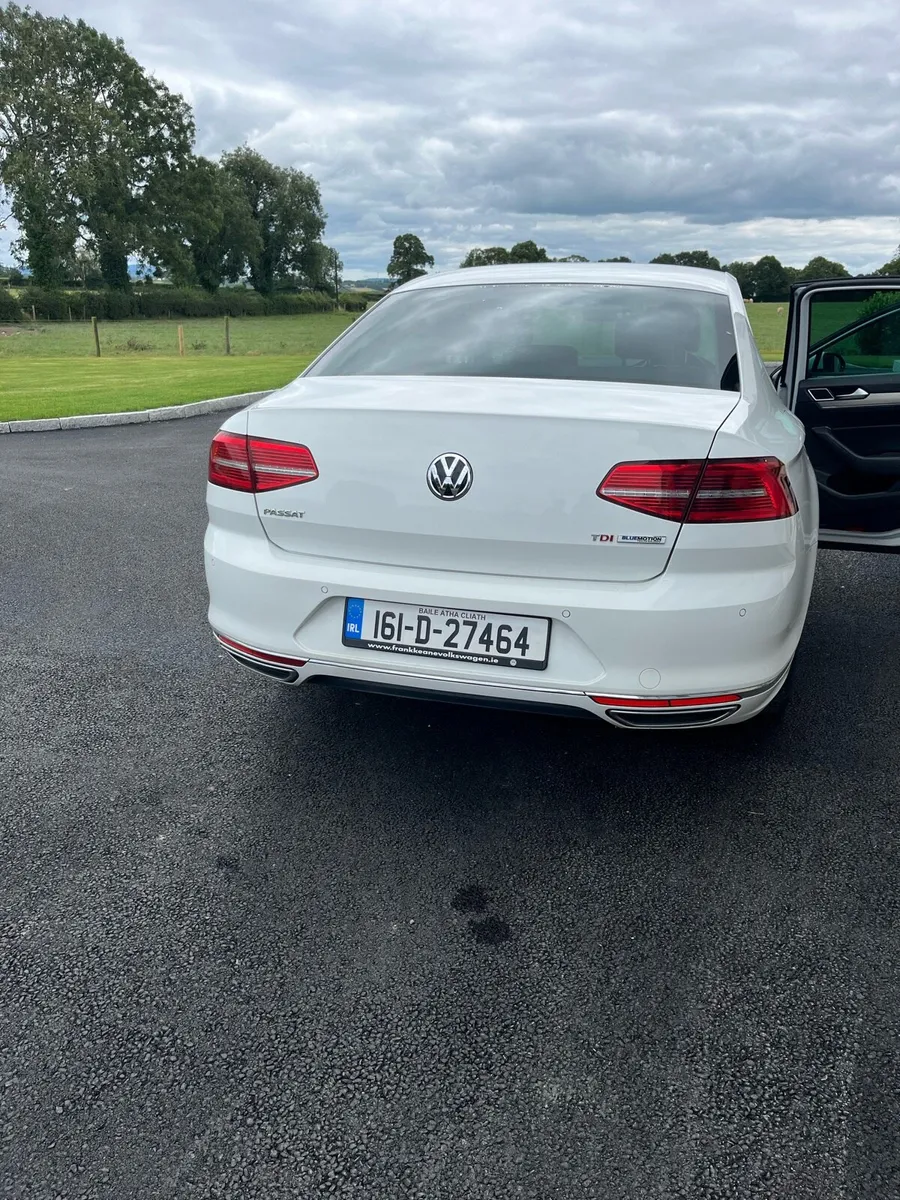 Volkswagen Passat R Line - Image 4