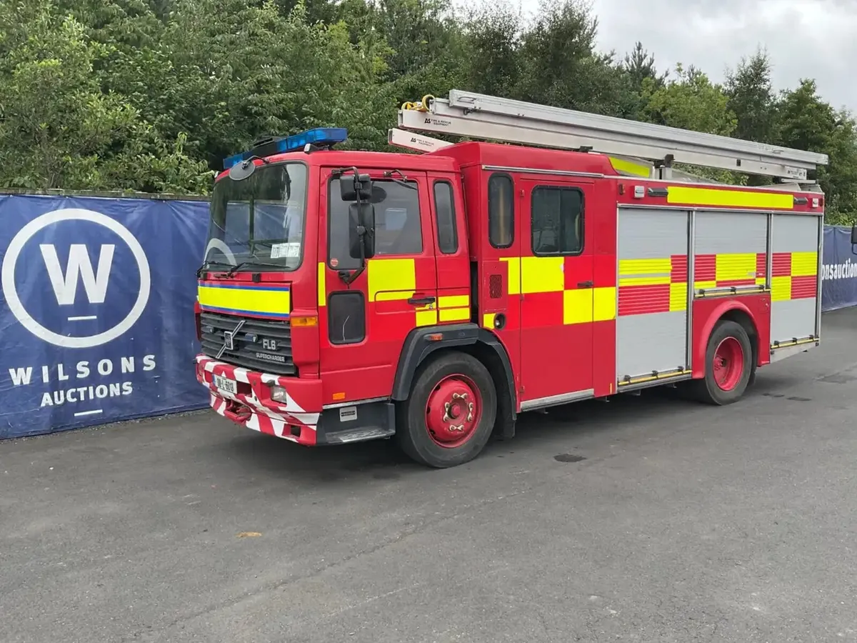 2000 Volvo Supercharger Fire Engine For Auction - Image 1