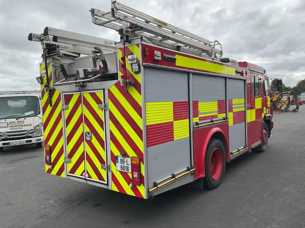 2000 Volvo Supercharger Fire Engine For Auction - Image 3