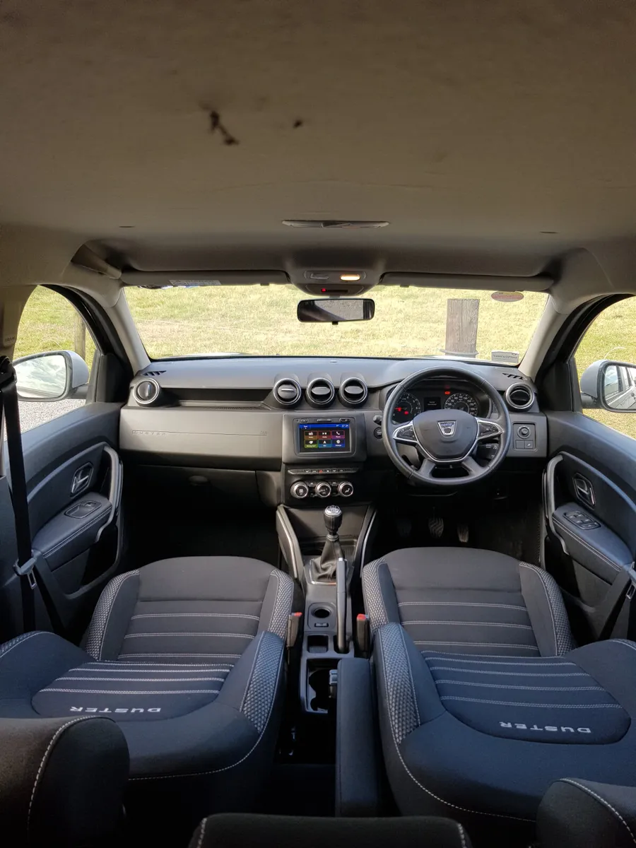 Dacia Duster 2021 Prestige, LOW MILAGE, warranty - Image 3