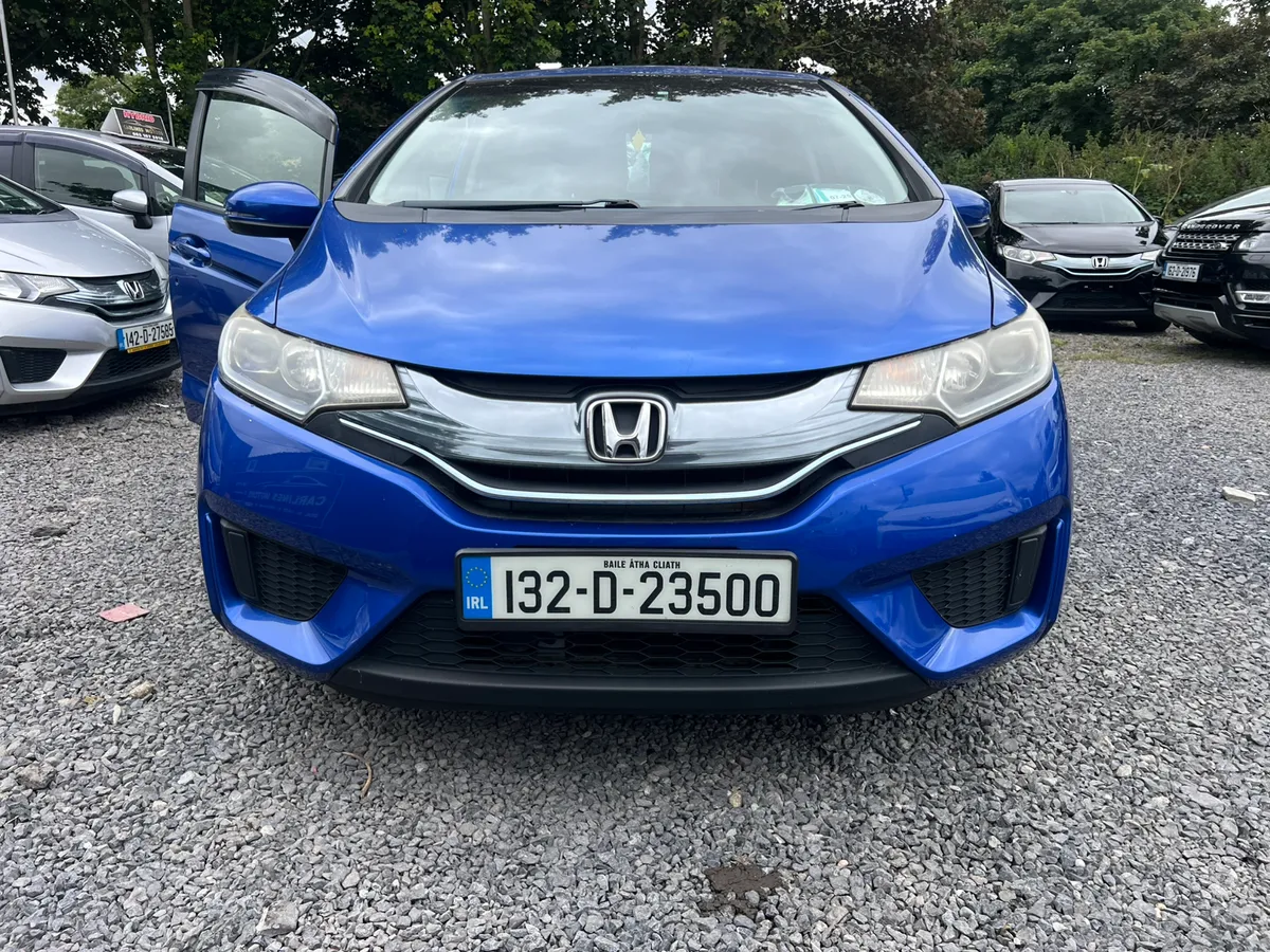 Honda Fit Hybrid Auto 2013 - Image 3