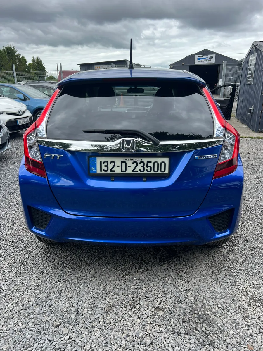 Honda Fit Hybrid Auto 2013 - Image 4