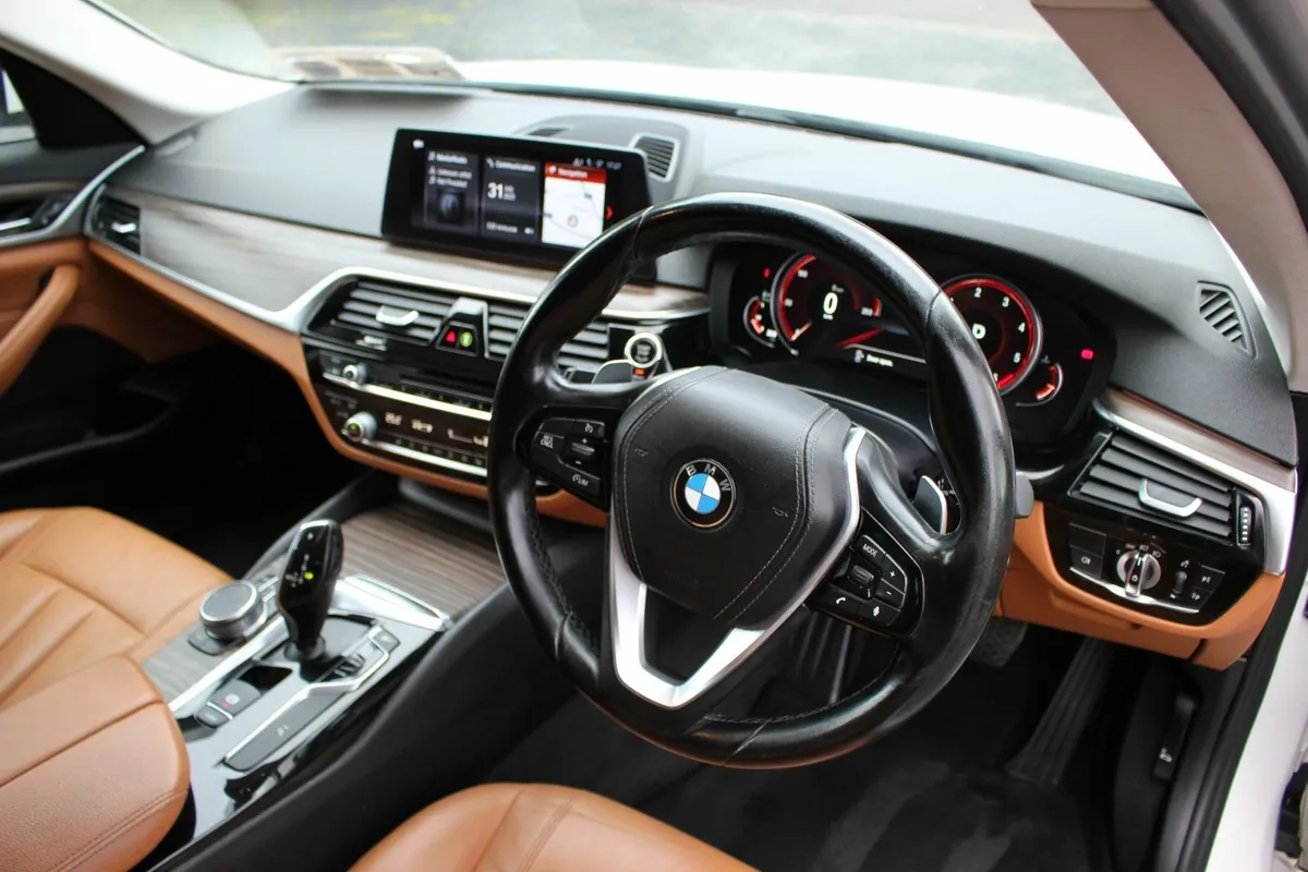 BMW 520D  Luxury Est/F.S.H./1 Owner/BROWN LEATHER - Image 2